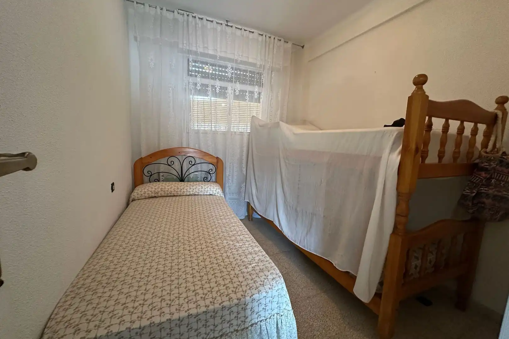Dormitori de Apartament en venda en Cartagena amb Balcó
