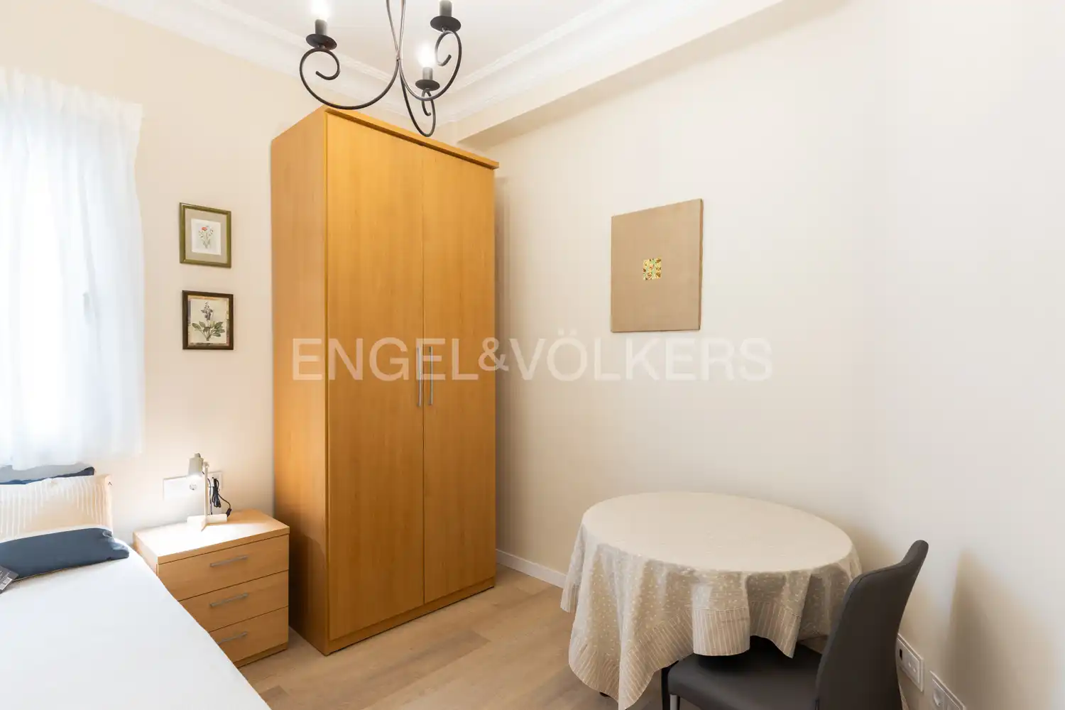 Schlafzimmer von Wohnung zur Miete in Valencia mit Klimaanlage, Heizung und Möbliert