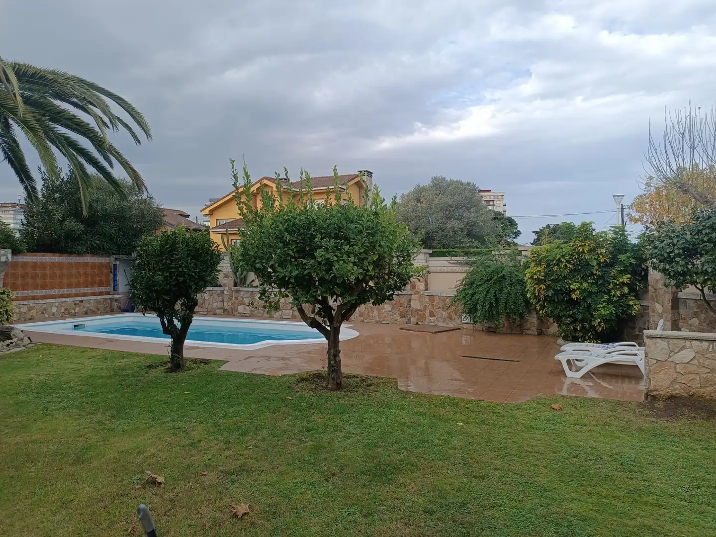 Piscina de Casa o chalet en venta en Castrillón con Calefacción, Jardín privado y Parquet