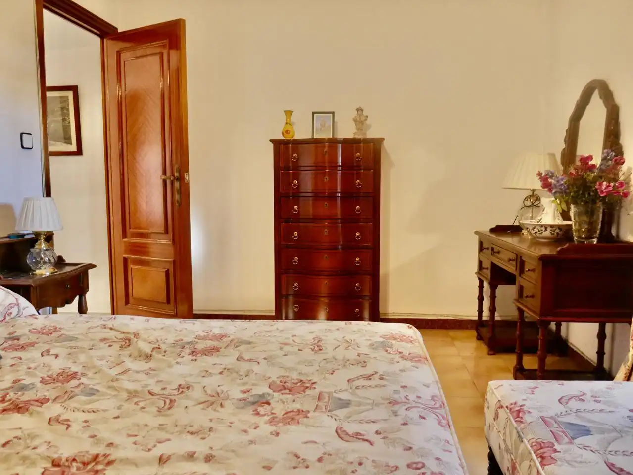 Casa o xalet en venda a Jacinto Benavente, Gines