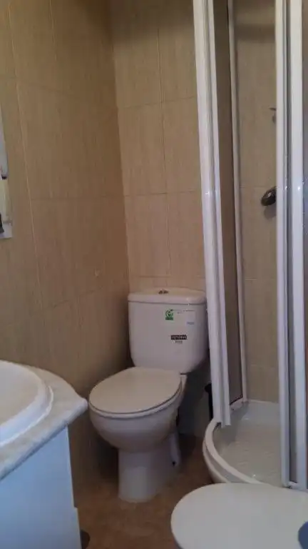 Badezimmer von Wohnungen zur Miete in Madrid mit Klimaanlage, Heizung und Möbliert