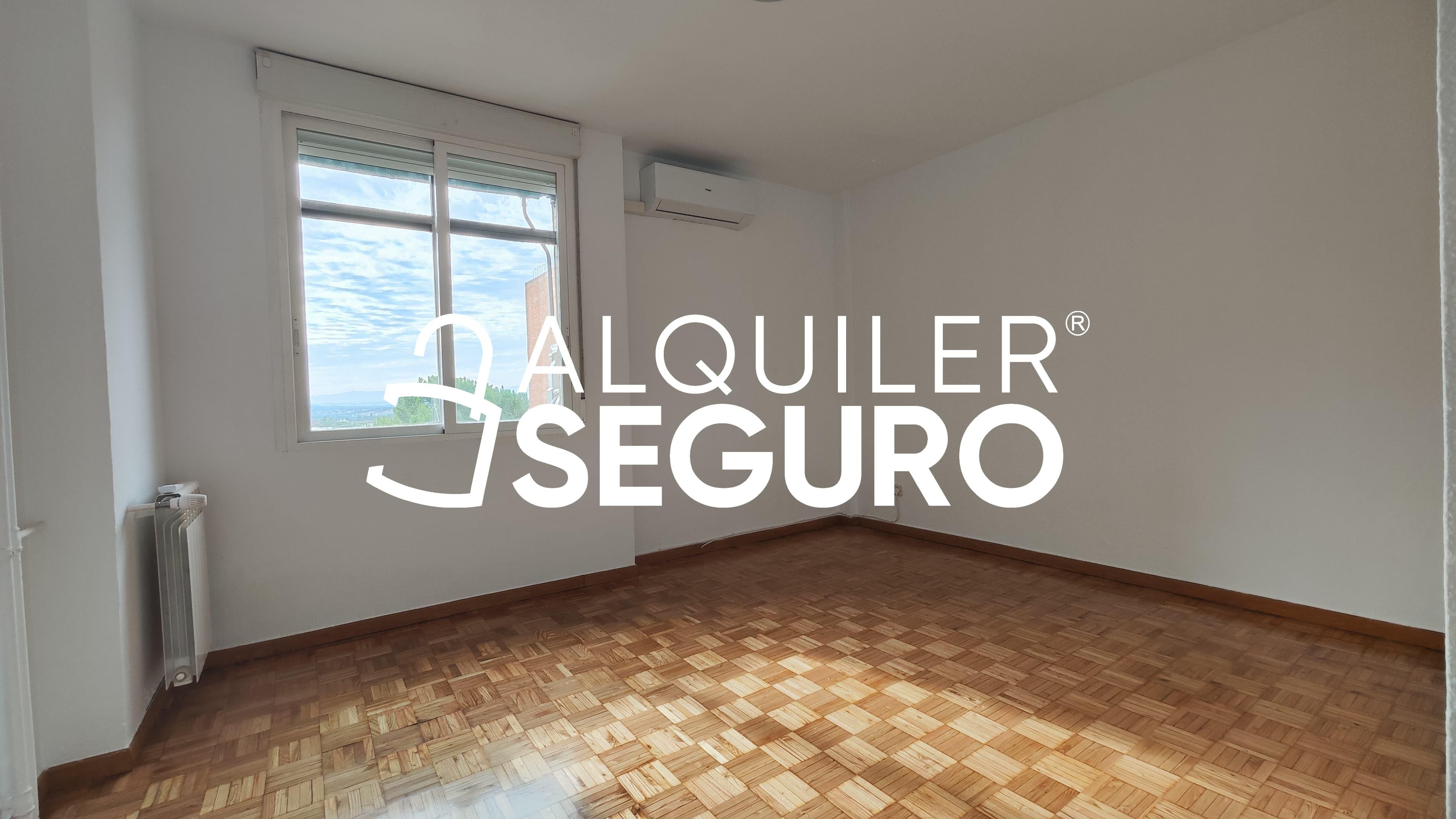 Bedroom of Flat to rent in  Madrid Capital  with Air Conditioner and Heating