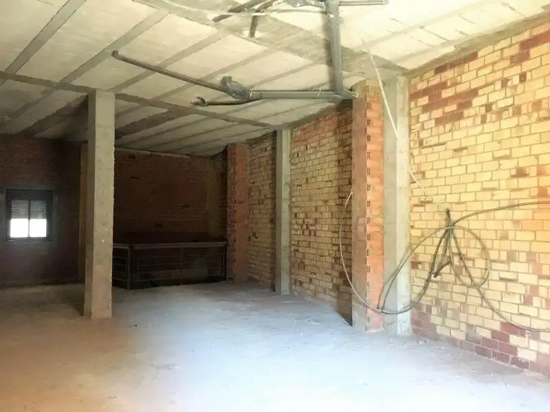 Business premises for sale in Calle Pintor Racionero Castro 14, imagen 6