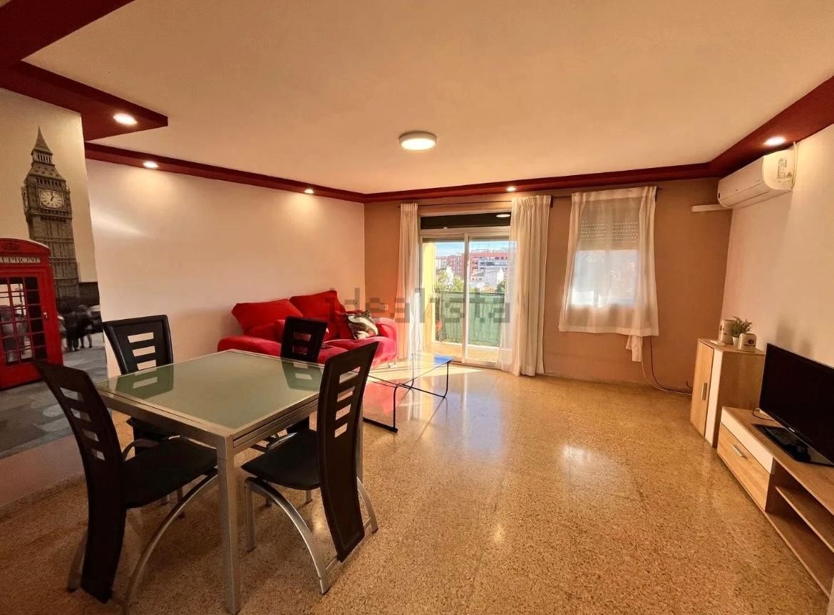 Exterior view of Flat for sale in Xirivella  with Air Conditioner and Balcony