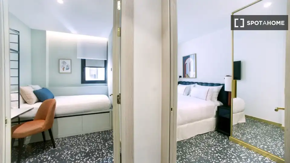 Bedroom of Flat for rent in Barcelona  with Air Conditioner, Heating and Furnished