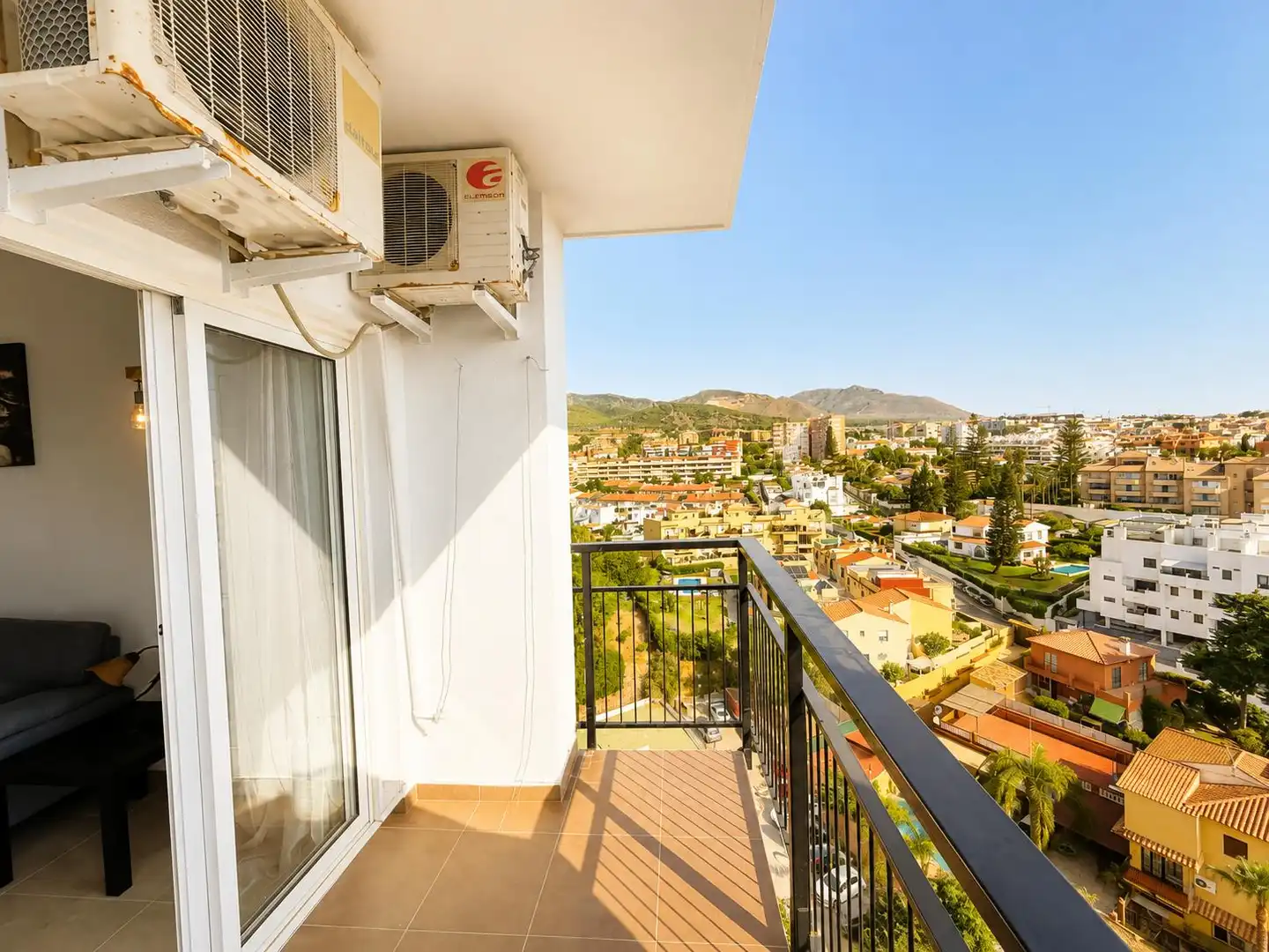 Attique avec piscine à vendre à Avenida Antonio Machado 2