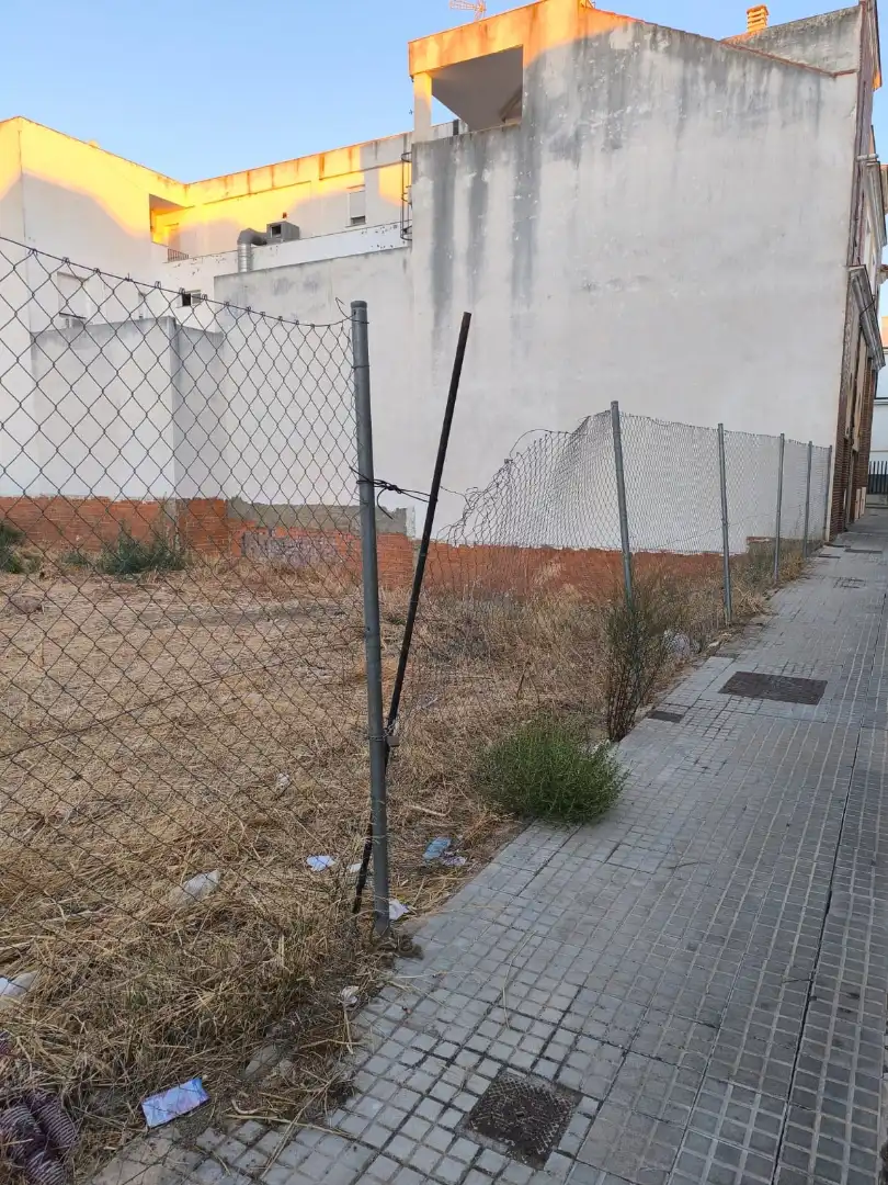 Terreno residencial en venta en Calle Zafra, imagen 3