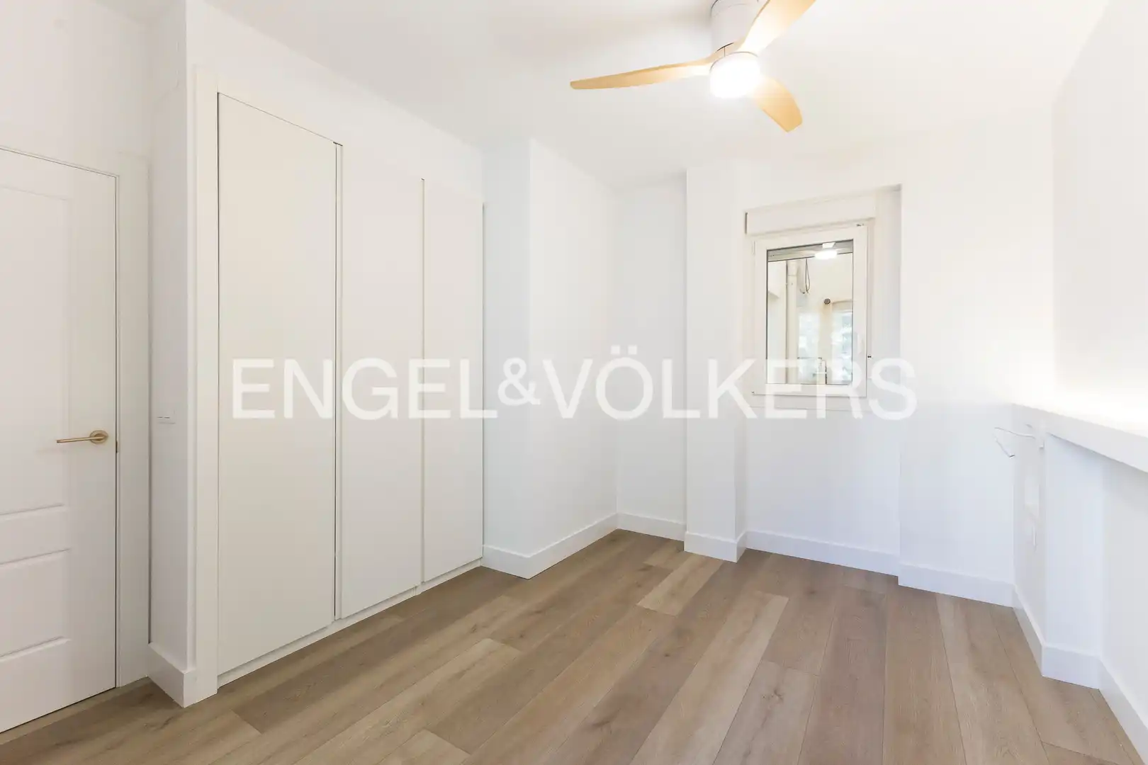 Schlafzimmer von Wohnung zur Miete in Madrid mit Klimaanlage und Heizung