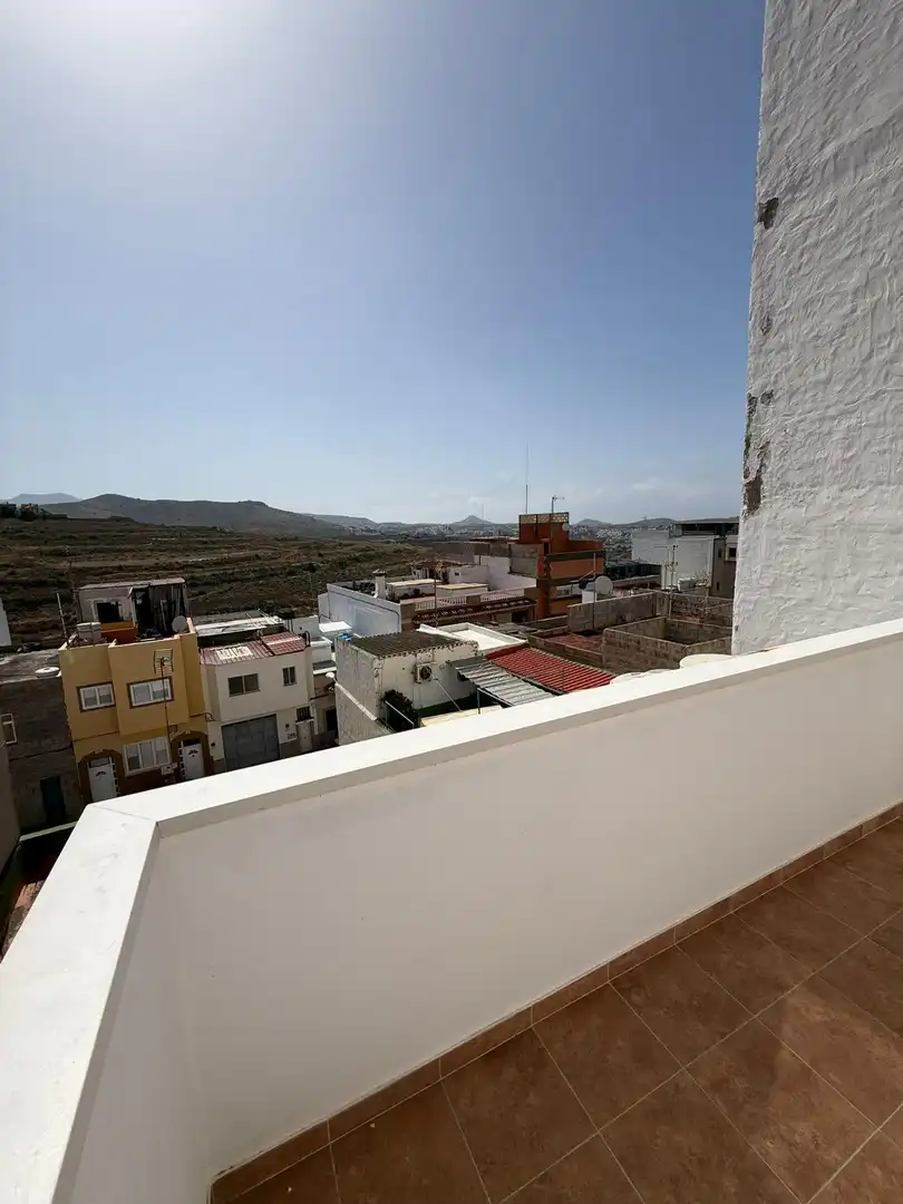 Vista exterior de Piso de alquiler en Las Palmas de Gran Canaria con Parquet