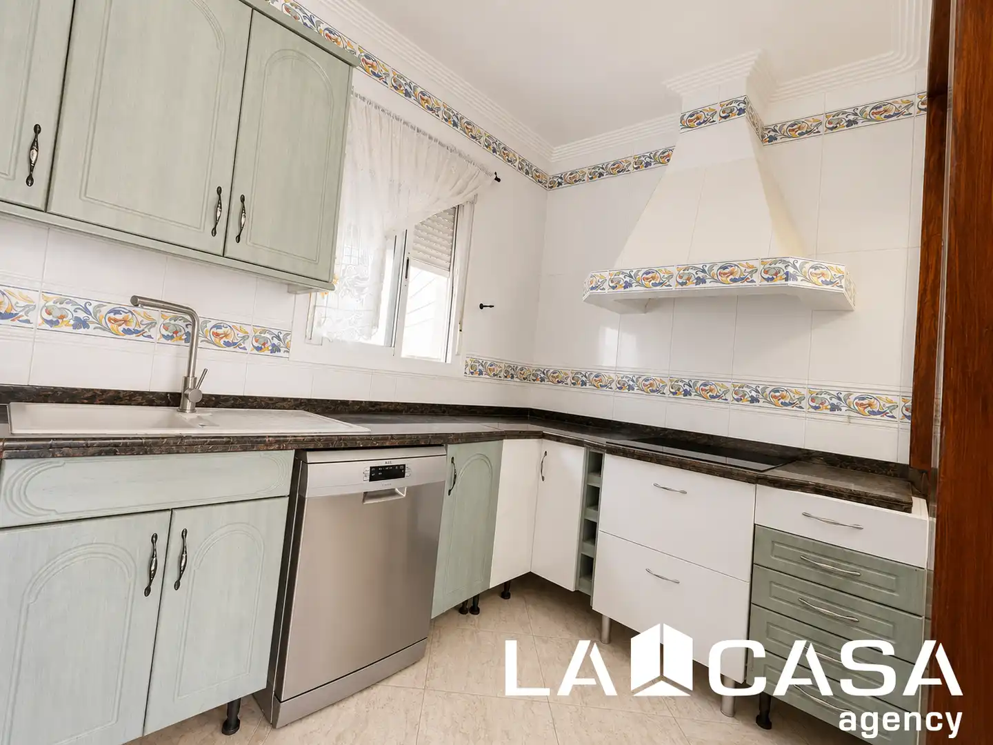 Cuina de Casa o xalet en venda en Dos Hermanas amb Terrassa