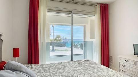 Exclusiva planta baja dúplex en primera línea de mar