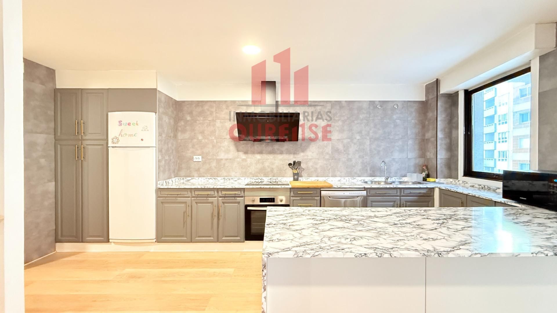 Cuina de Pis de lloguer en Ourense Capital  amb Traster