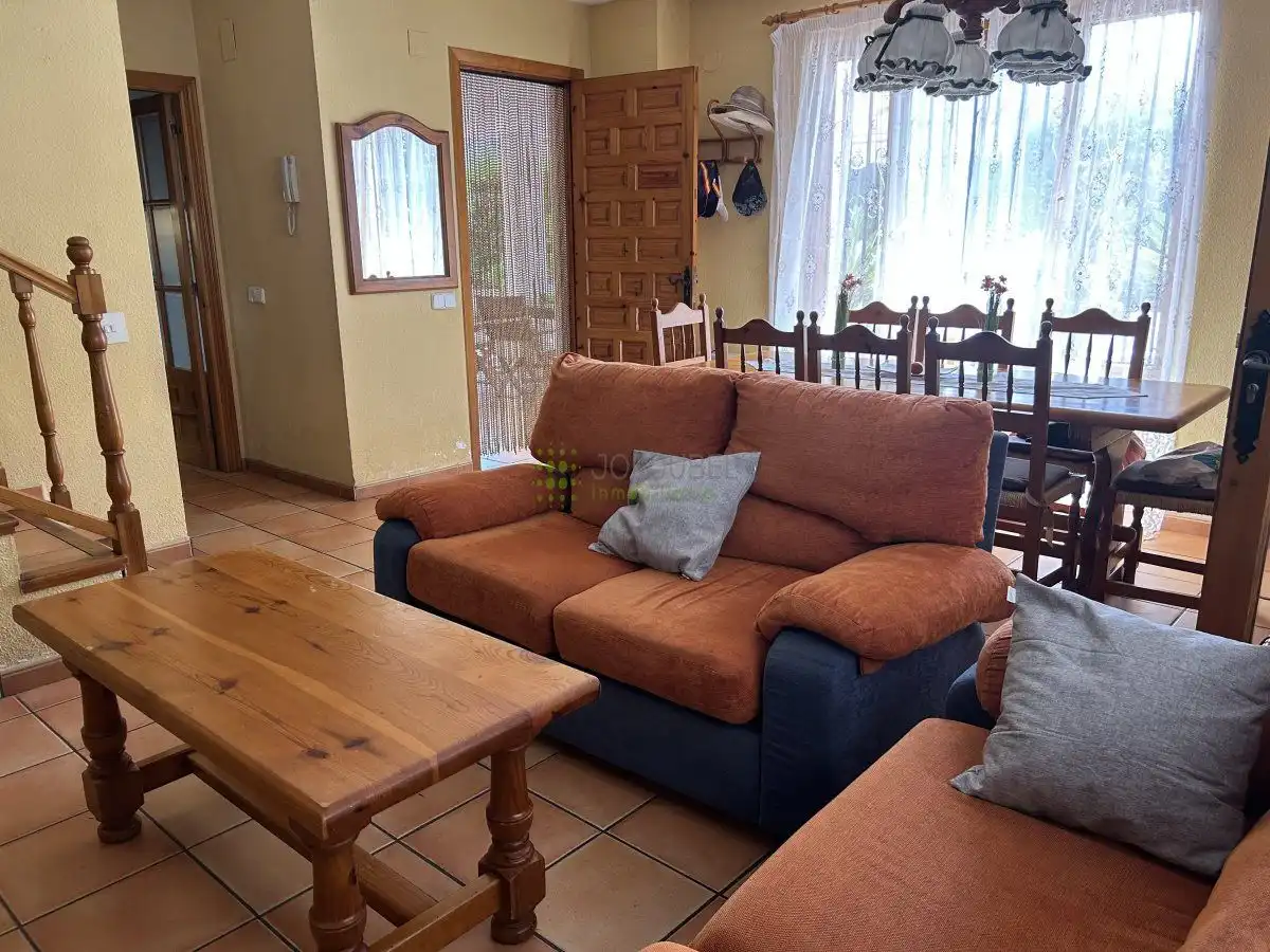 Sala d'estar de Casa o xalet en venda en Benicasim / Benicàssim amb Terrassa i Piscina