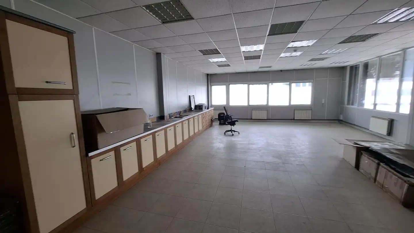 Nau industrial de lloguer a Polígono Trascueto, imagen 4