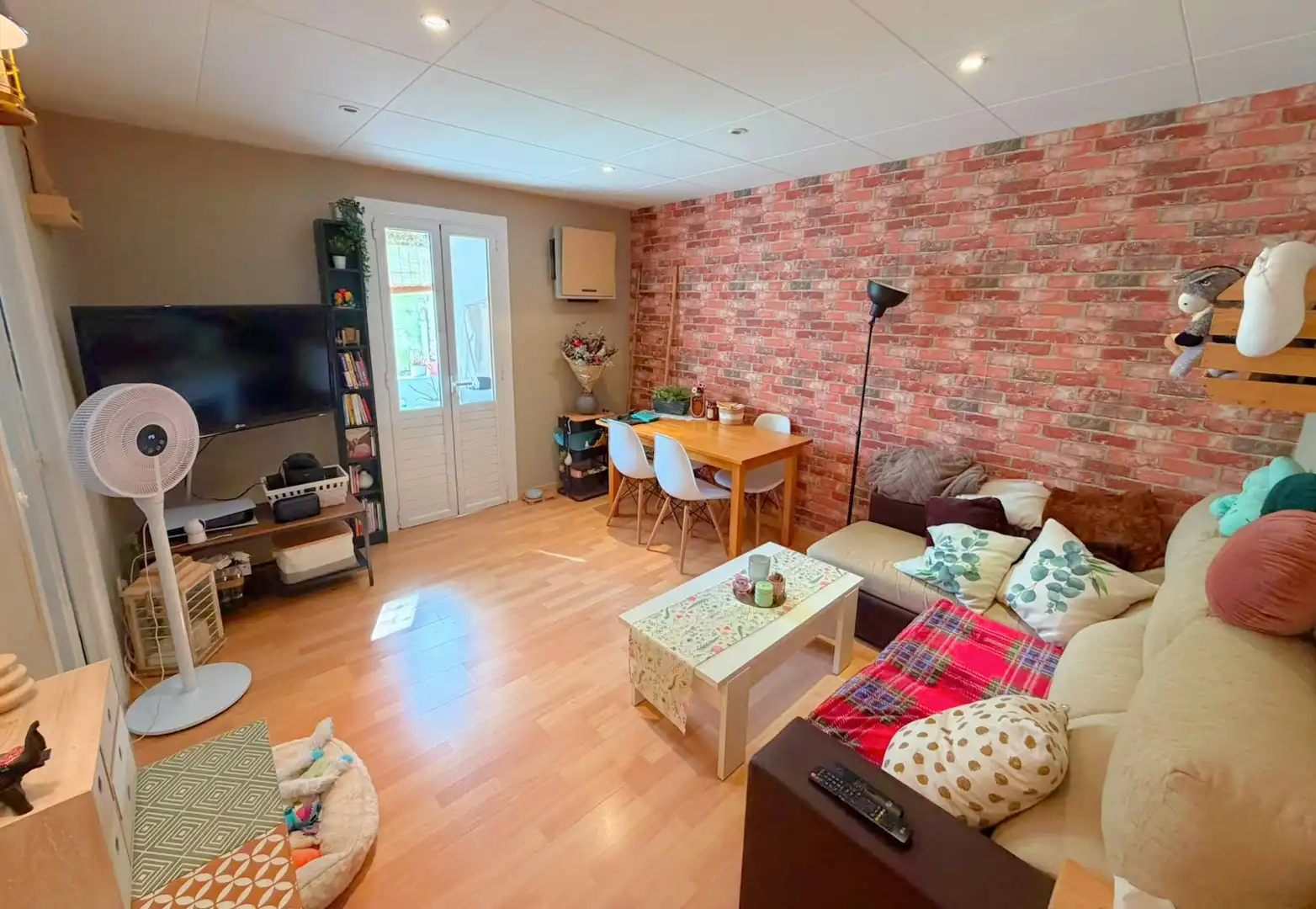 Living room of Flat for sale in El Prat de Llobregat  with Air Conditioner, Parquet flooring and Oven