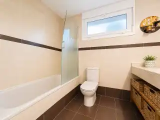 Baño de Casa o chalet en venta en Rivas-Vaciamadrid con Aire acondicionado, Calefacción y Jardín privado