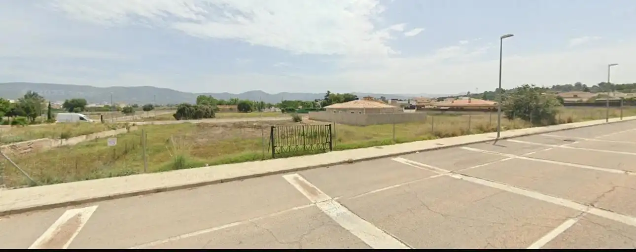 Terreny residencial en venda a L'Alcúdia de Crespins