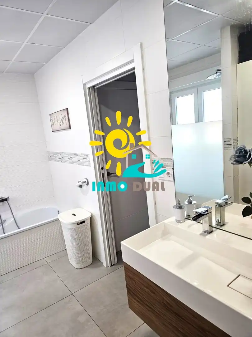 Bathroom of Apartments for sale in Badajoz  with Air Conditioner and Storage room