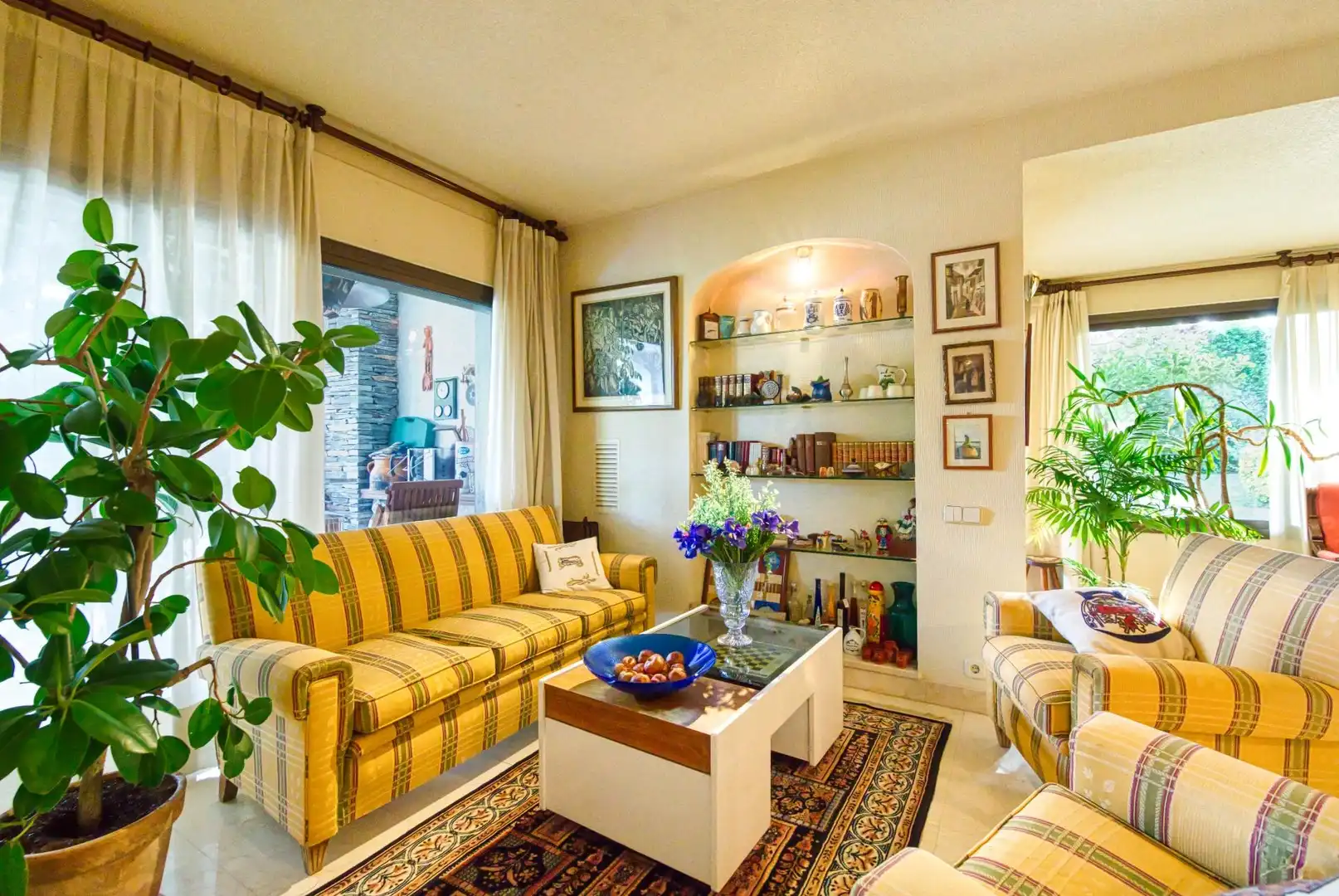 Sala de estar de Casa o chalet en venta en Boadilla del Monte con Calefacción, Jardín privado y Terraza