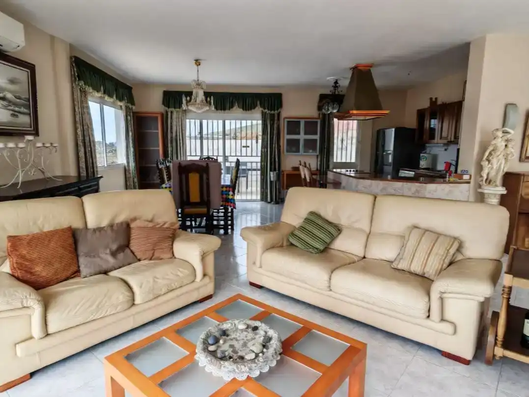 Sala d'estar de Casa o xalet de lloguer en Adeje amb Aire condicionat i Balcó