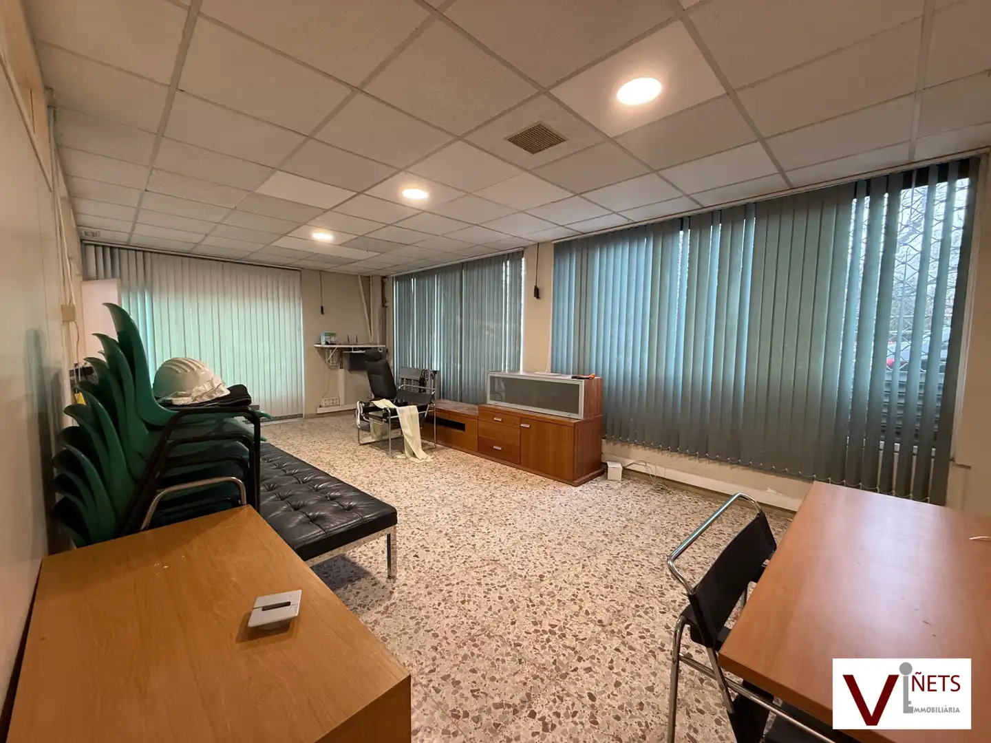 Local comercial en alquiler en Carrer Calàbria