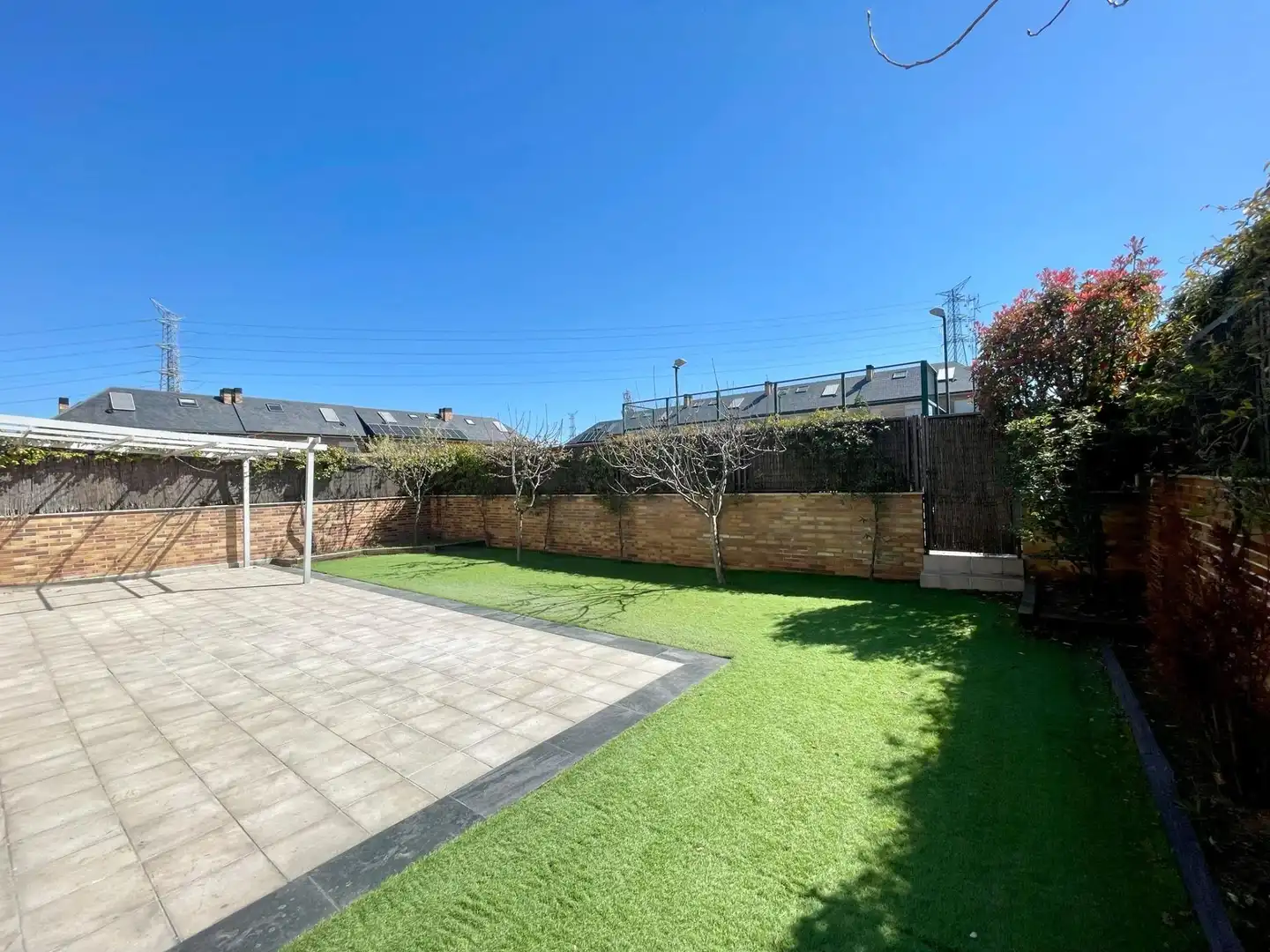 Terraza de Casa adosada de alquiler en Majadahonda con Aire acondicionado, Calefacción y Jardín privado