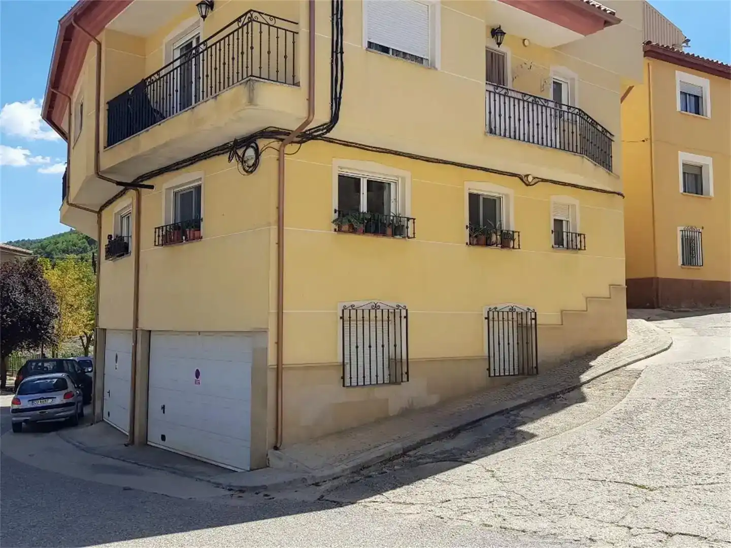 Vista exterior de Local en venda en Salvacañete, Cuenca