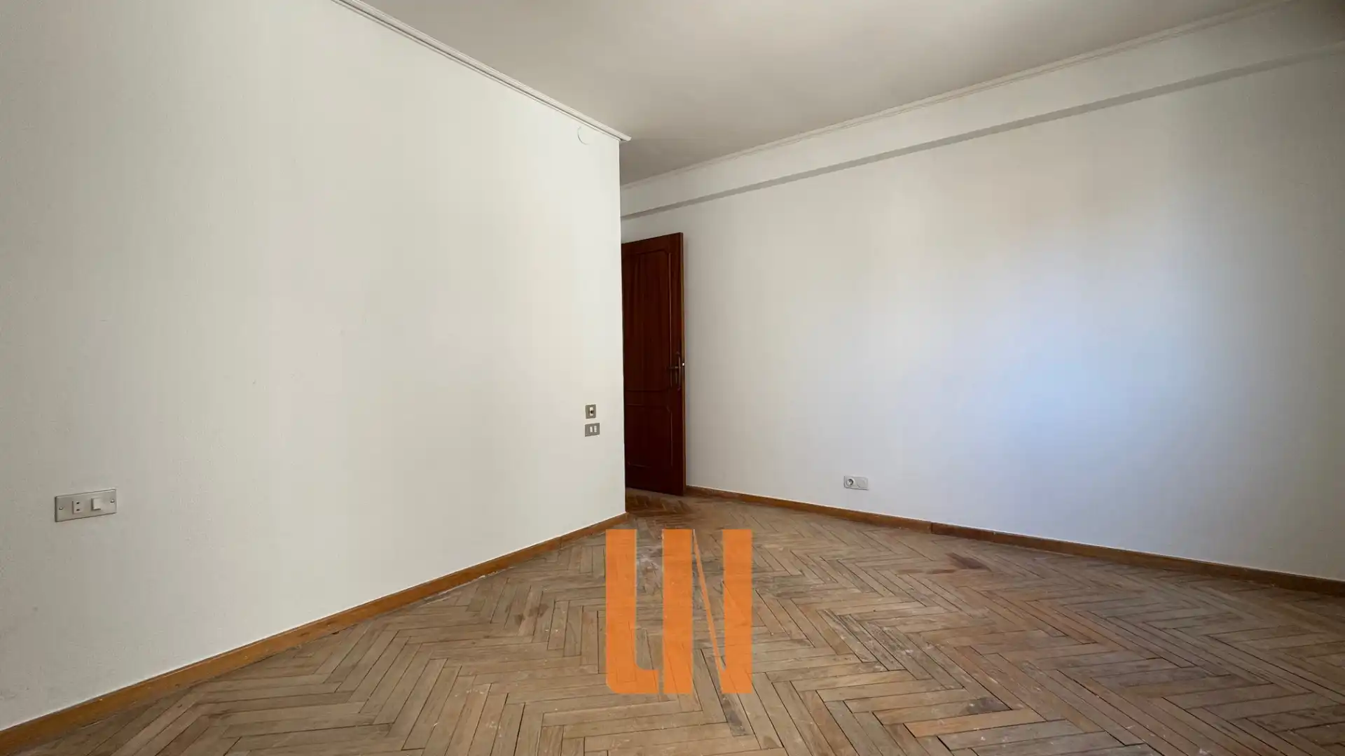 Piso en venta en A Coruña Capital  con Calefacción, Parquet y Trastero