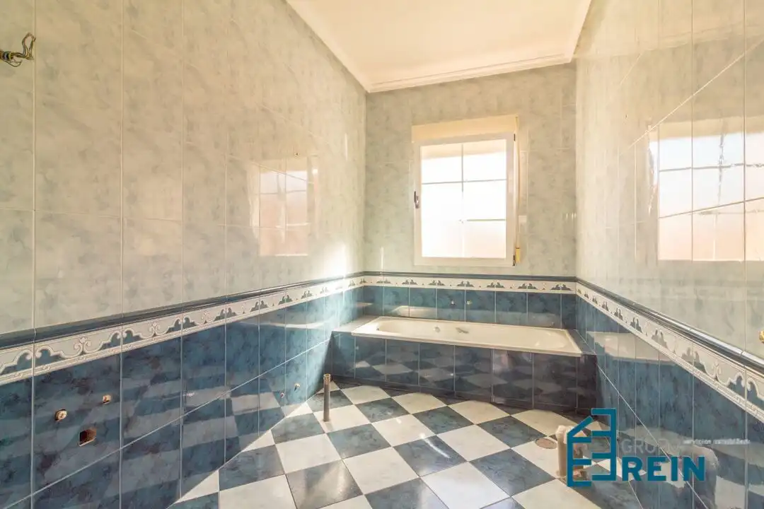 Chalet con jardín en venta en LARGO CABALLERO 1, imagen 43