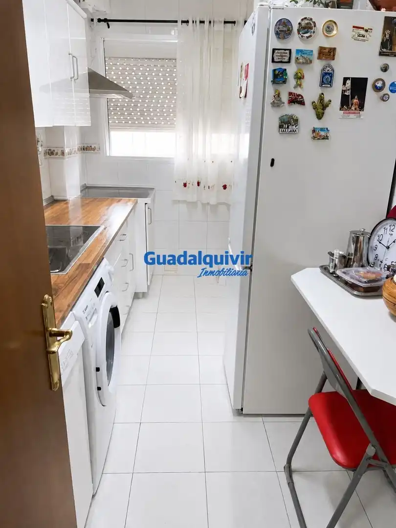 Cuina de Pis en venda en Sevilla amb Moblat i Balcó