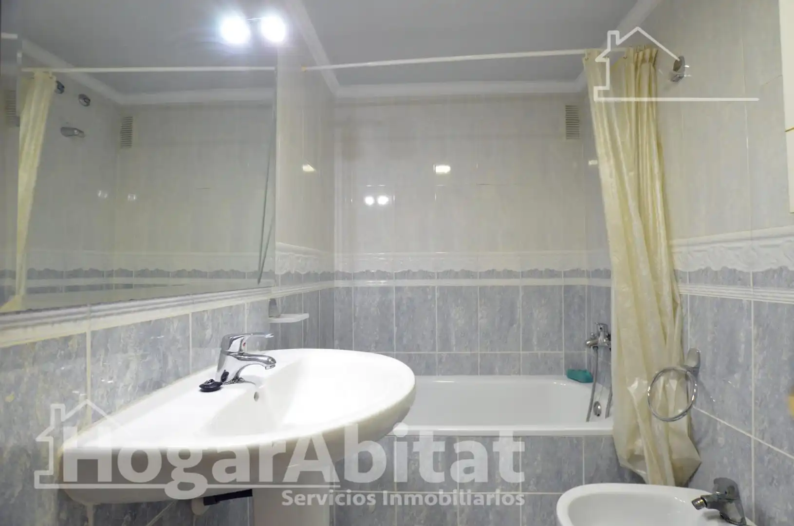 Baño de Piso en venta en Tavernes de la Valldigna con Aire acondicionado, Calefacción y Trastero