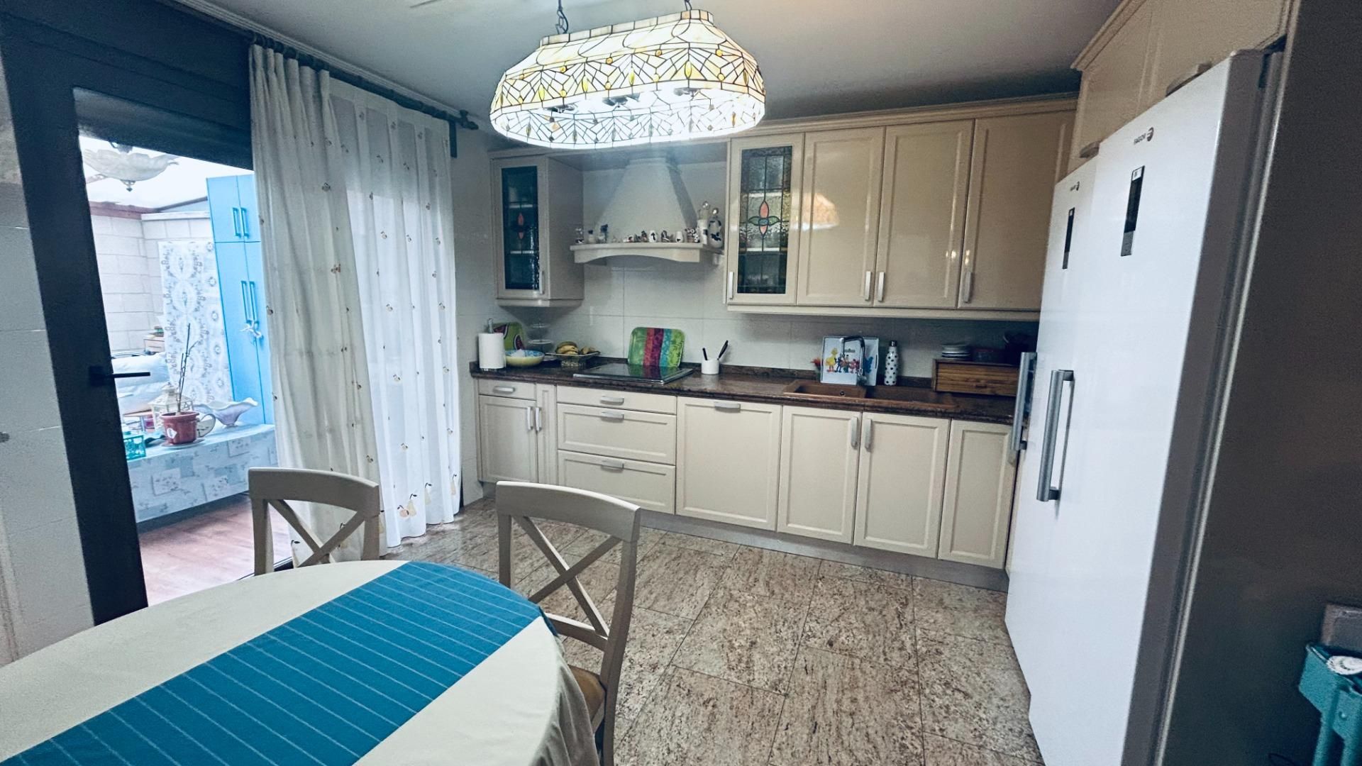 Kitchen of Single-family semi-detached for sale in Laguna de Duero  with Air Conditioner, Heating and Private garden
