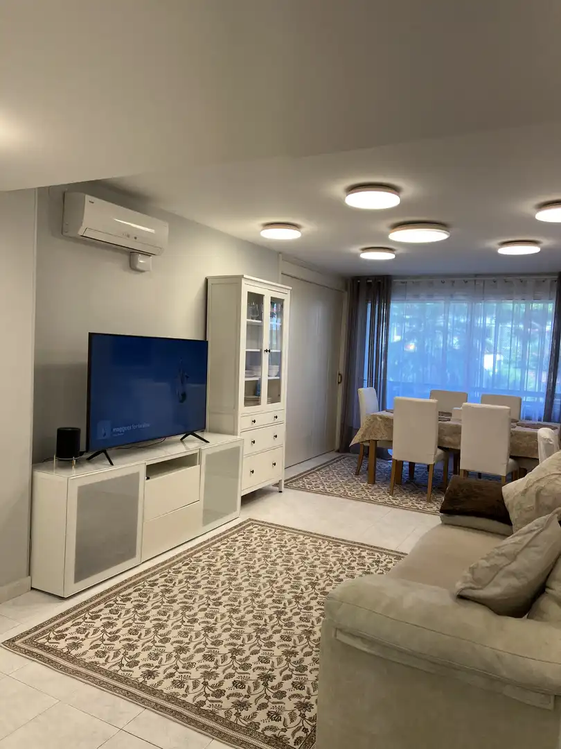 Wohnzimmer von Wohnung zur untervermieten in Gavà mit Klimaanlage, Privatgarten und Terrasse