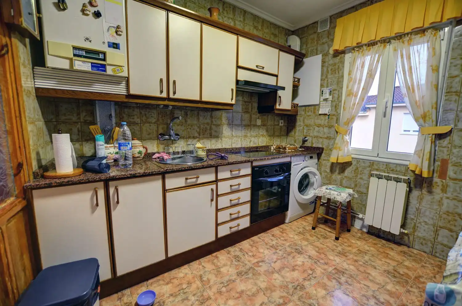 Cocina de Piso en venta en Avilés con Calefacción, Trastero y Piscina