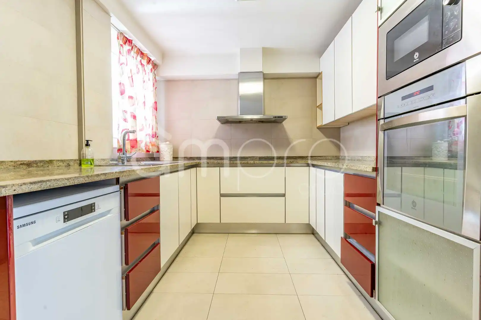 Cocina de Piso de alquiler en Tarragona con Calefacción, Terraza y Trastero
