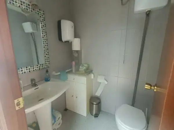Badezimmer von Geschaftsraum zum Verkauf in Valencia mit Klimaanlage und Heizung