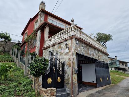 Vista exterior de Casa o xalet en venda en A Coruña Capital  amb Terrassa