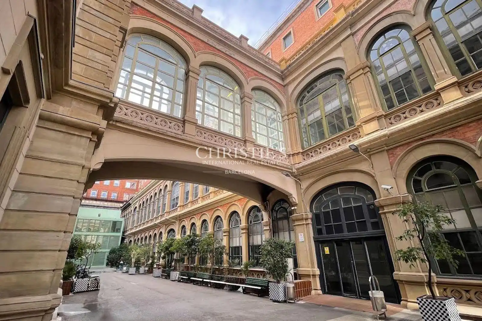 Vista exterior de Piso en venta en Barcelona con Terraza