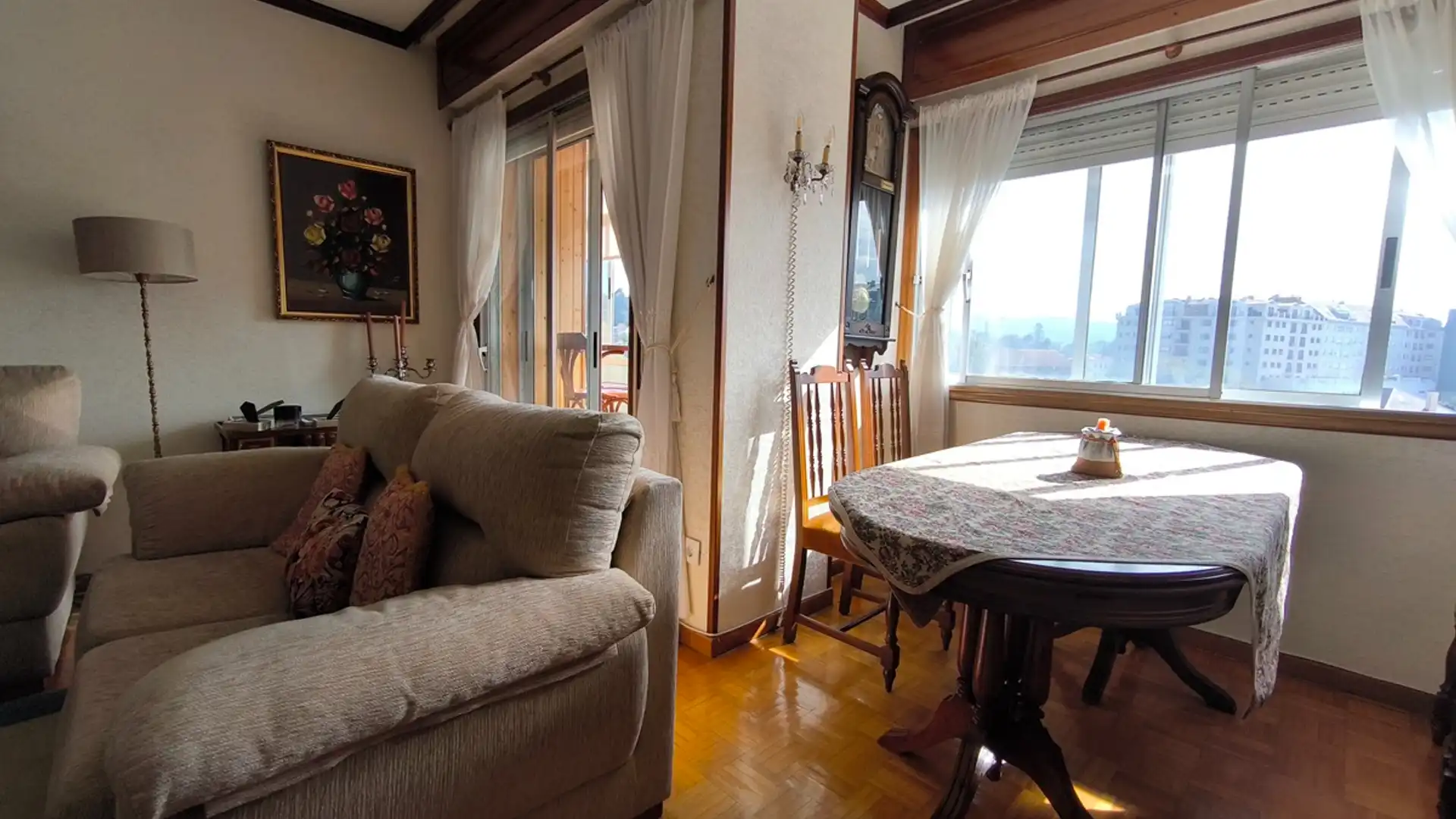 Sala de estar de Piso en venta en Vilagarcía de Arousa con Parquet, Trastero y Balcón