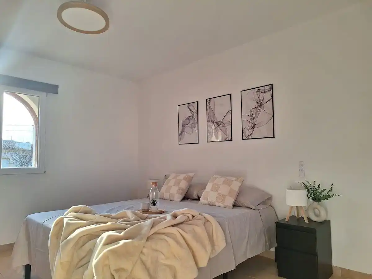 Schlafzimmer von Wohnung zur Miete in Dénia mit Klimaanlage, Schwimmbad und Möbliert