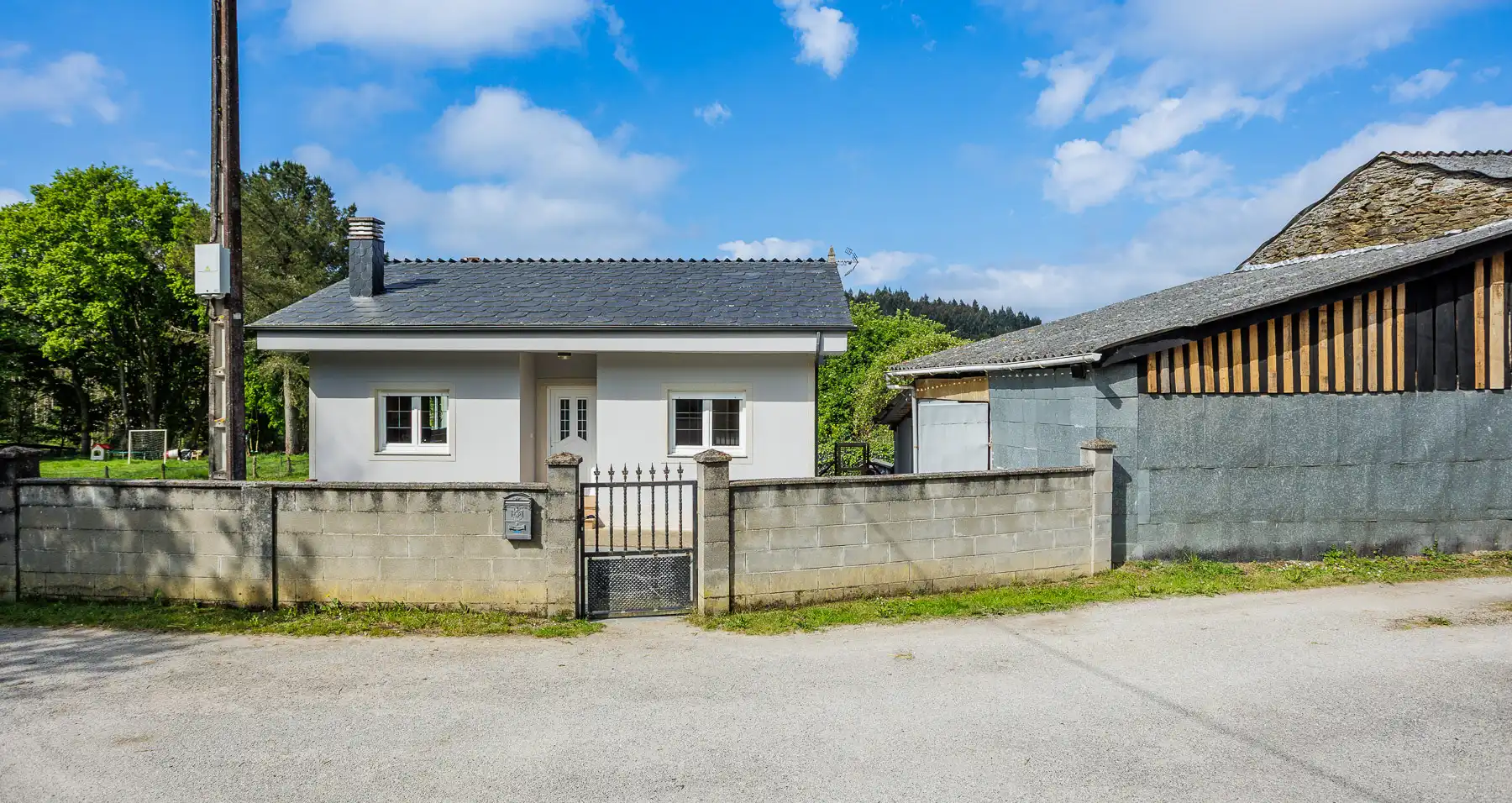 Vista exterior de Casa o chalet en venta en Pol con Amueblado