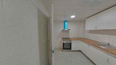 Foto 2 de Piso en venta en Carrer Amadeu Vives, Santa Perpètua de Mogoda, Barcelona