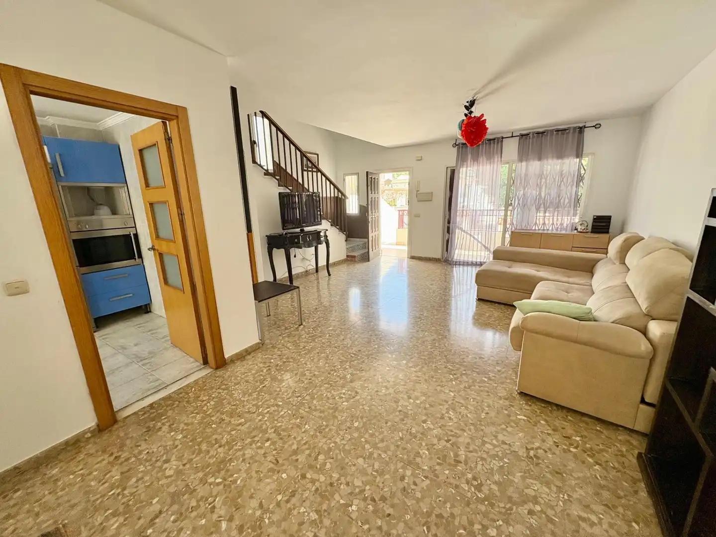 Sala d'estar de Casa adosada en venda en Vélez-Málaga amb Terrassa