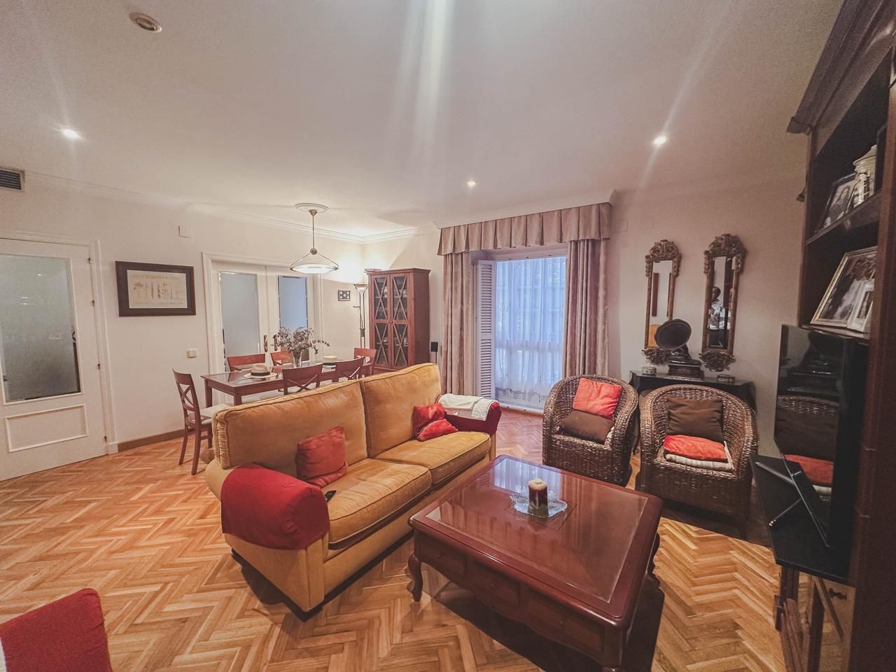 Sala d'estar de Pis en venda en  Cádiz Capital amb Aire condicionat, Calefacció i Parquet