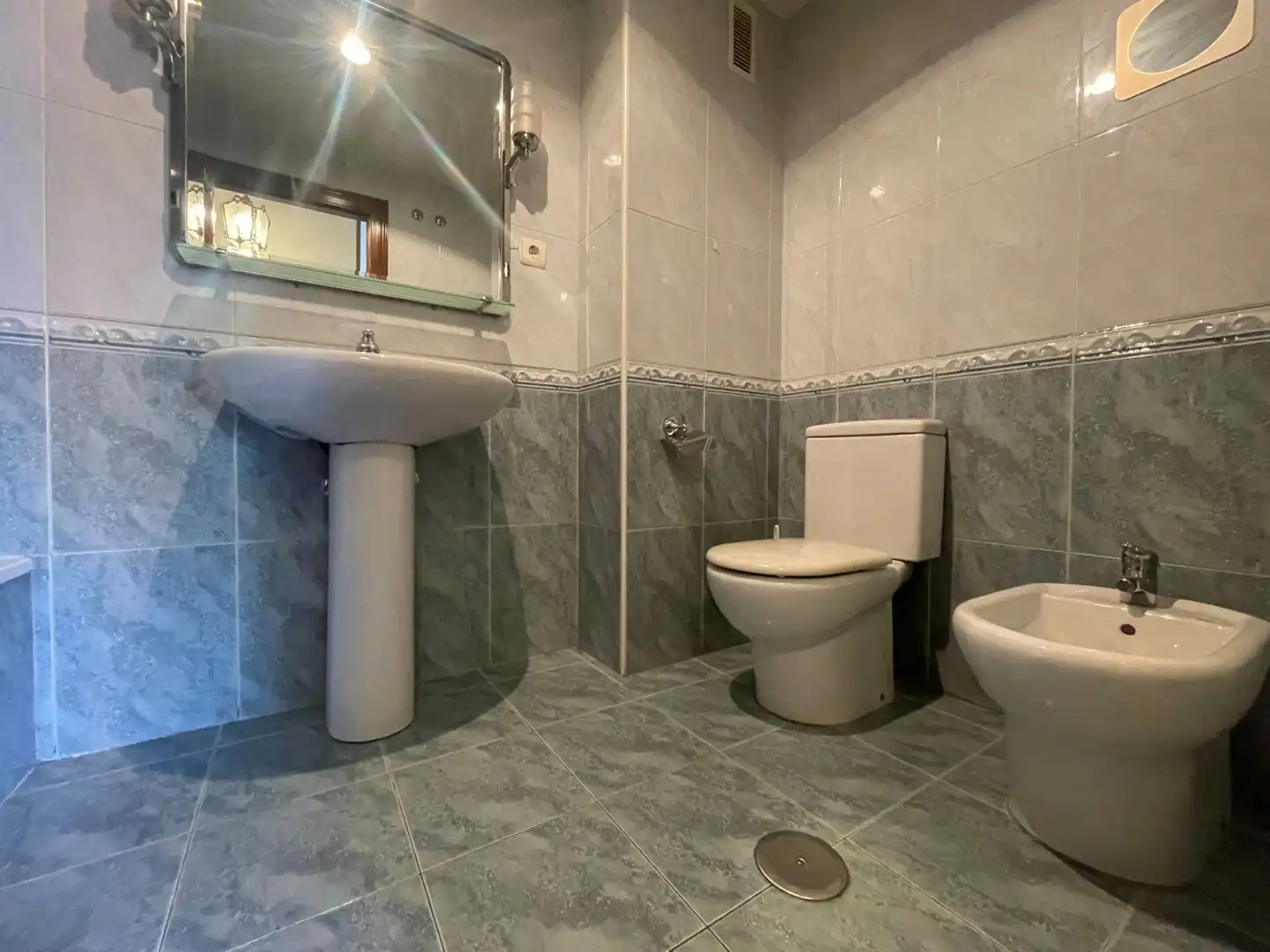 Badezimmer von Wohnung zum Verkauf in Gijón  mit Heizung, Terrasse und Abstellraum