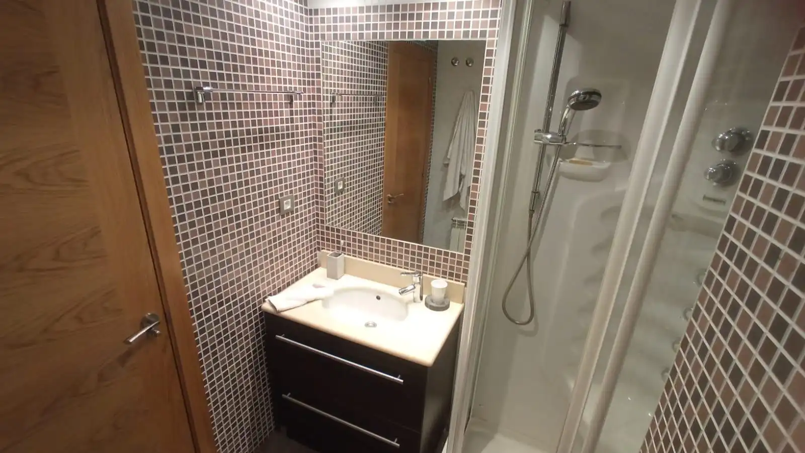 Baño de Ático de alquiler en Oviedo  con Calefacción, Terraza y Trastero
