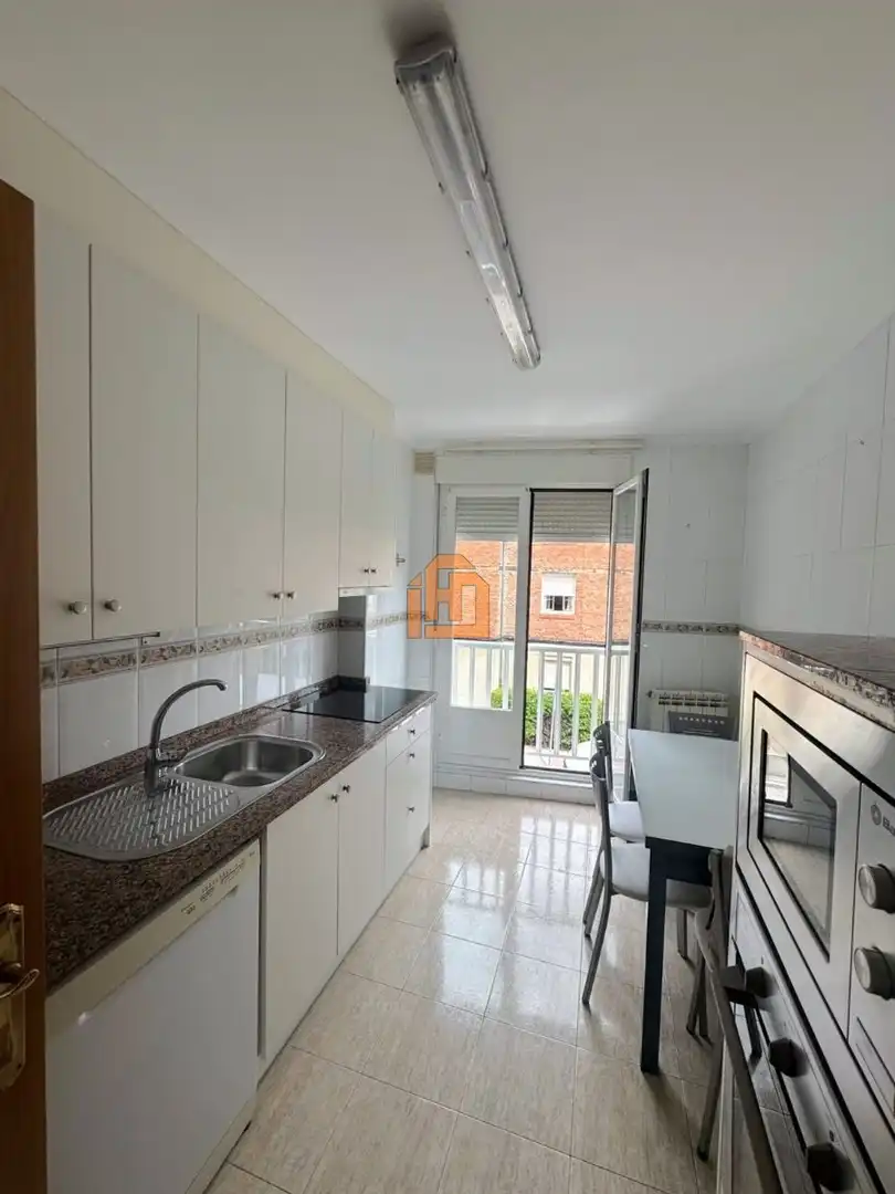 Apartament en venda a Calle Doña Urraca, Trobajo del Camino