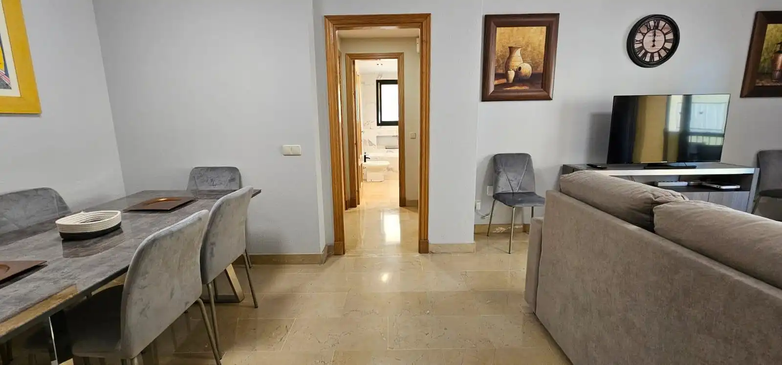 Wohnzimmer von Wohnung zur Miete in Marbella mit Privatgarten, Terrasse und Möbliert