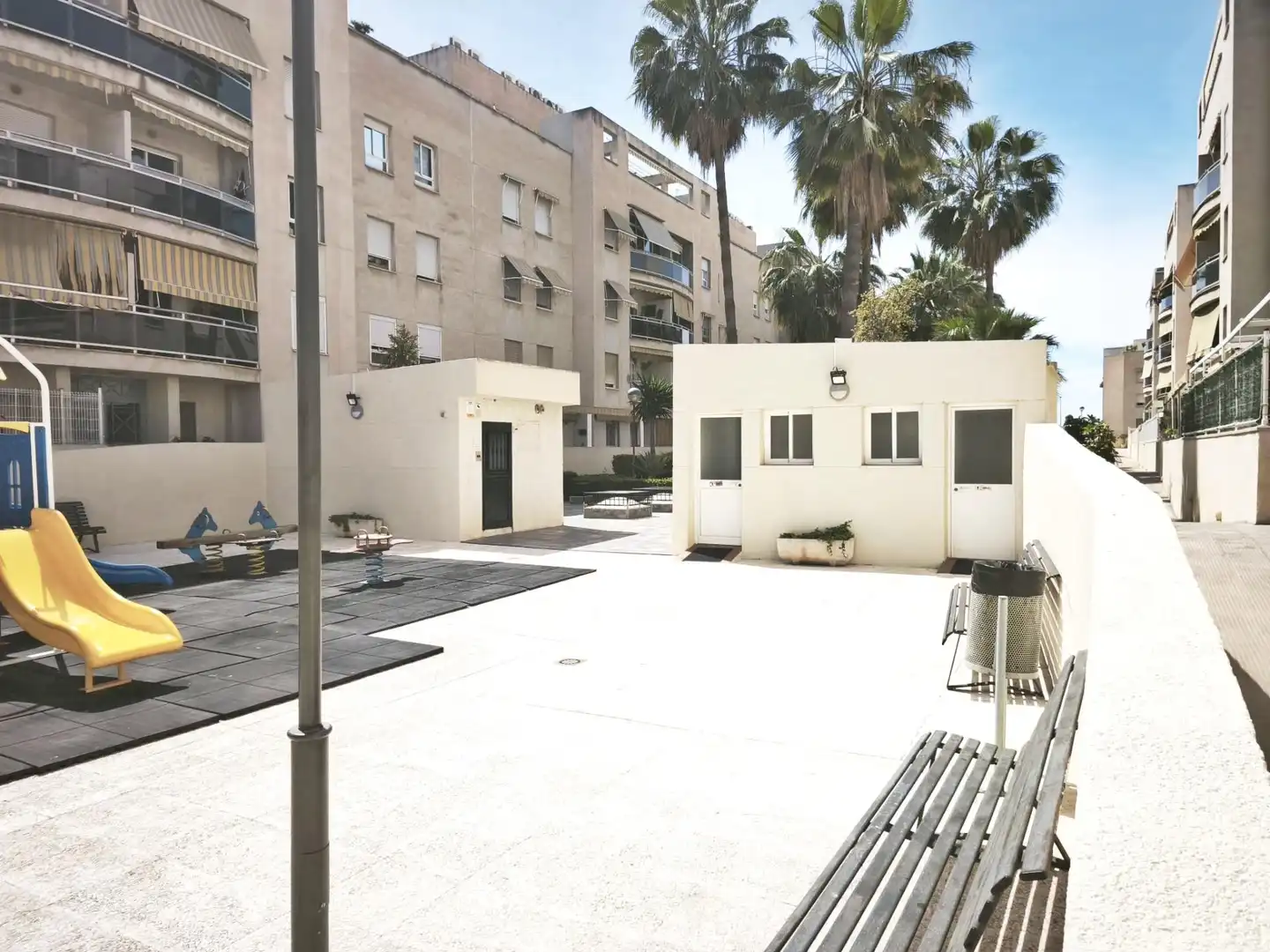 Vista exterior de Pis en venda en Málaga amb Aire condicionat, Calefacció i Jardí privat