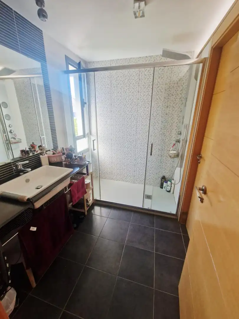 Baño de Casa adosada en venta en Ciudad Real con Calefacción, Jardín privado y Terraza